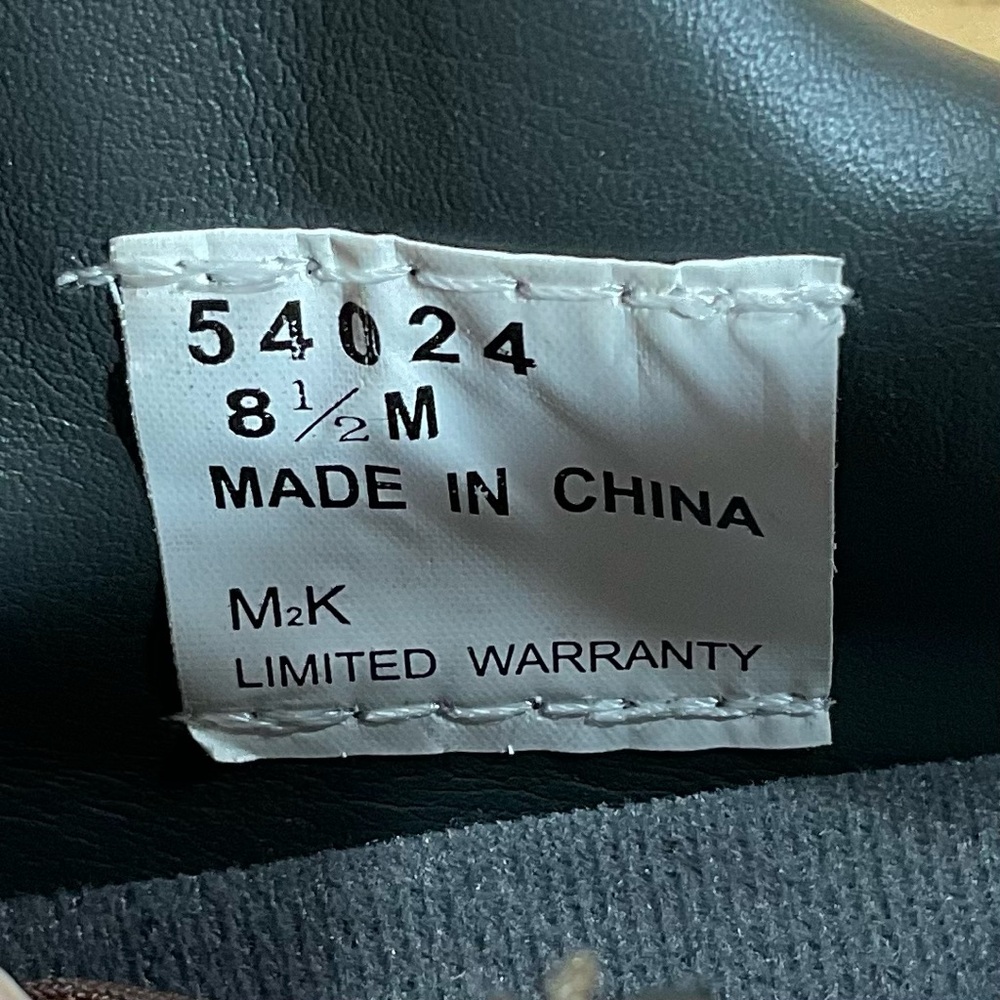 FootJoy Contour Series Saddle Golf Shoes 
# 54024
Men’s 8.5 M 
White Brown Black - Picture 9 of 9